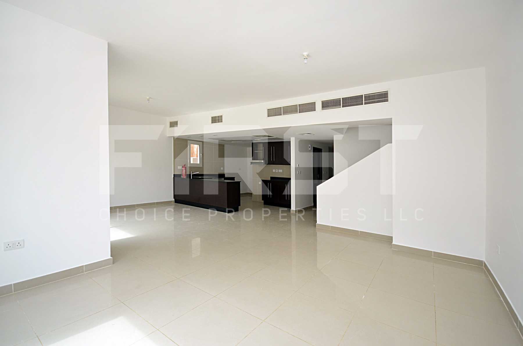 4. Internal Photo of 4 Bedroom Villa in Al Reef Villas Al Reef Abu Dhabi UAE 265.5 sq.m 2858 sq.ft (41).jpg