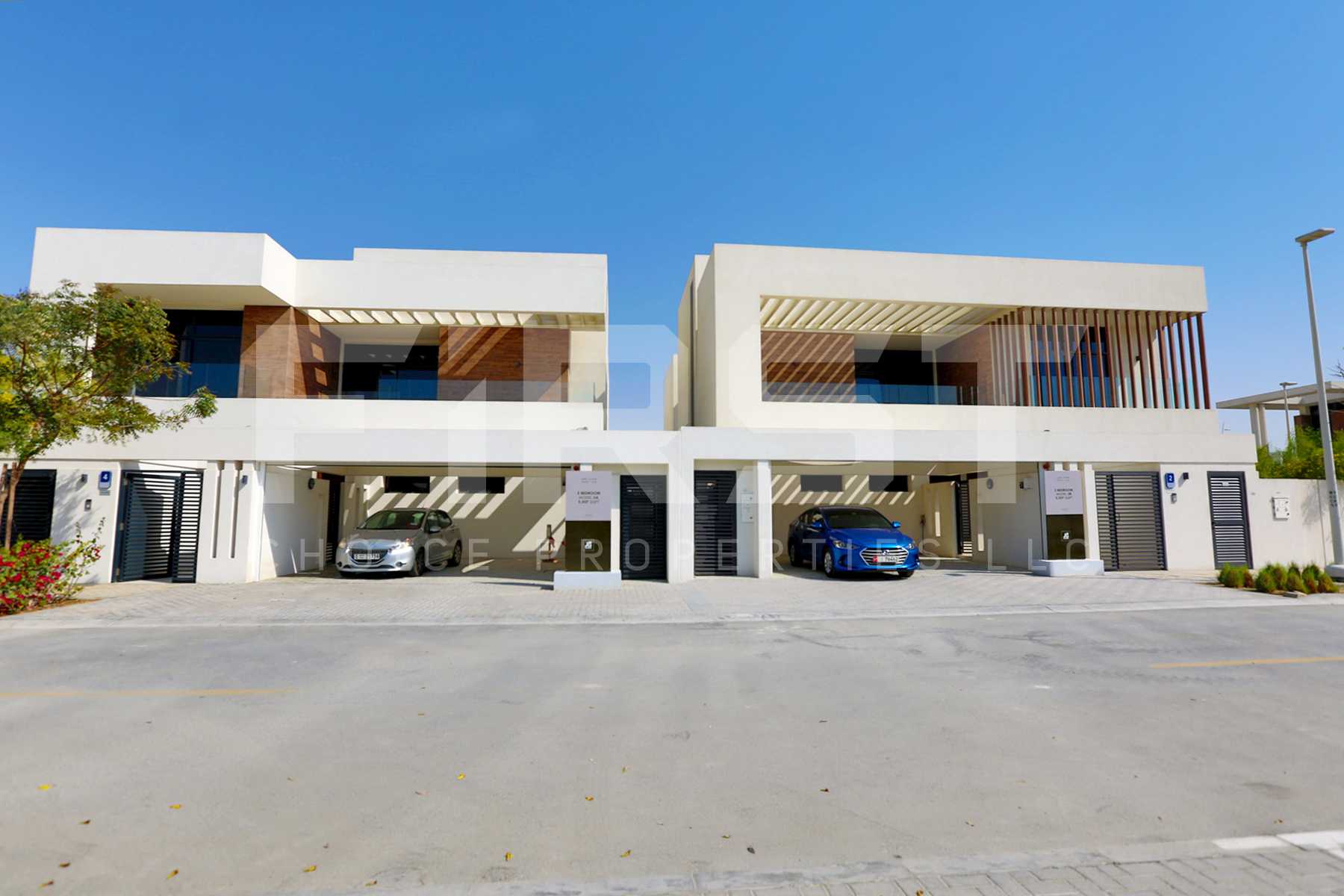 External Photo of 4 Bedroom Villa in West Yas Yas Island Abu Dhabi UAE (20).jpg