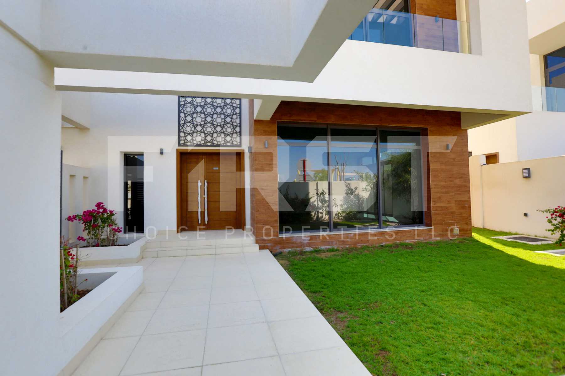 External Photo of 4 Bedroom Villa in West Yas Yas Island Abu Dhabi UAE (16).jpg