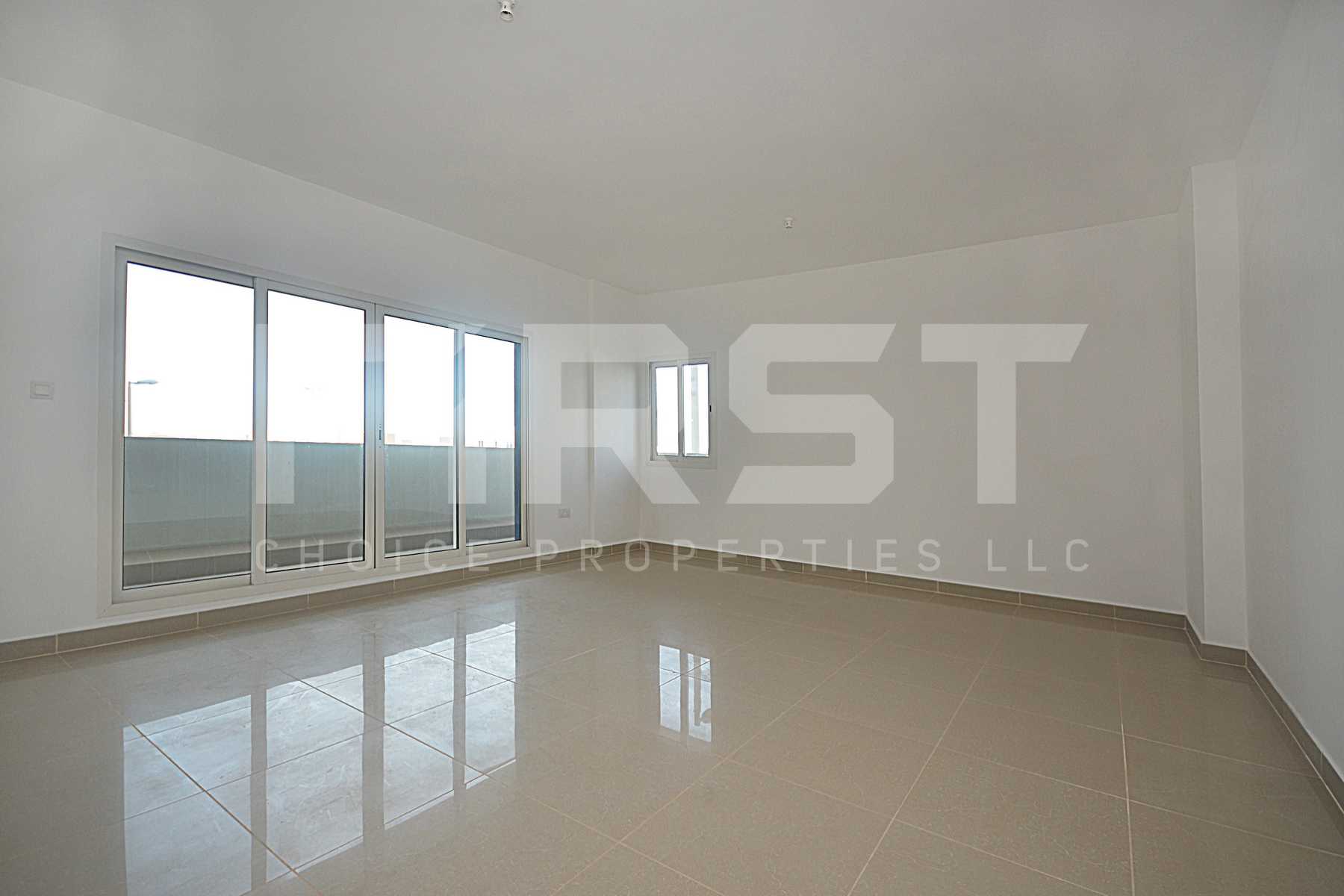 Internal Photo of 3 Bedroom Apartment Closed Kitchen in Al Reef Downtown Al Reef Abu Dhabi UAE (4).jpg