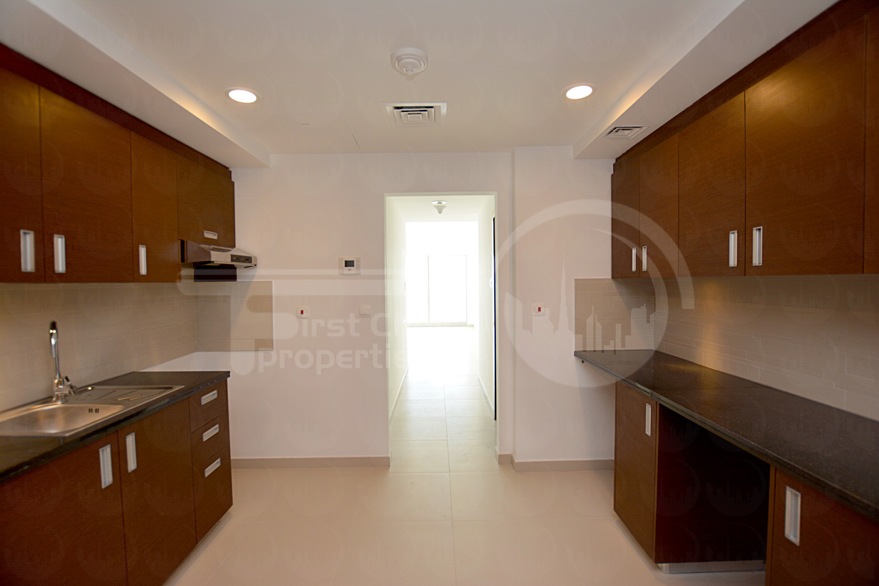 Studio Apartment - Abu Dhabi - UAE - Gate Tower - Al Reem Island (16).JPG