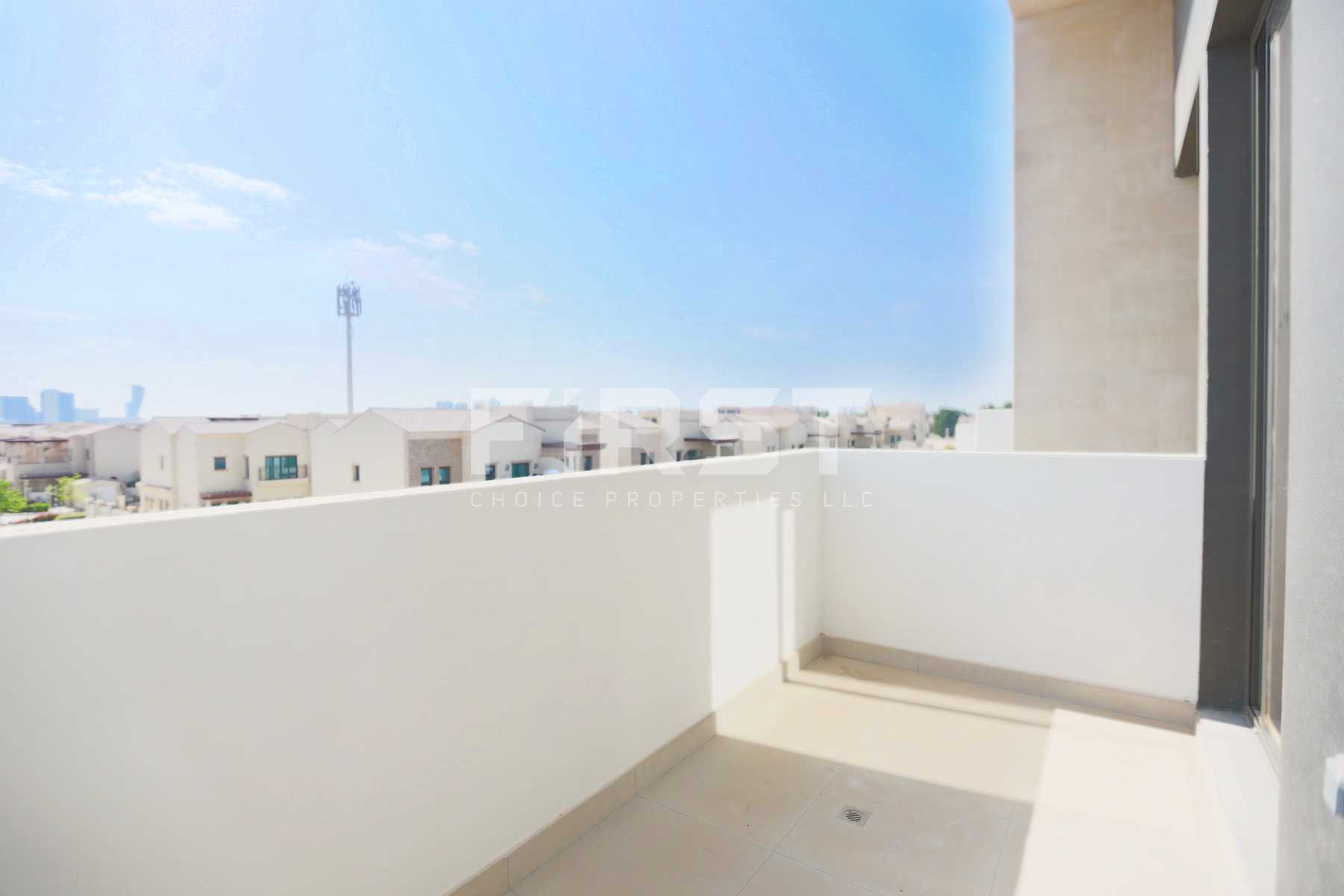 Internal Photo of 5 Bedroom Villa in Faya at Bloom Gardens Al Salam Street Abu Dhabi UAE (33).jpg