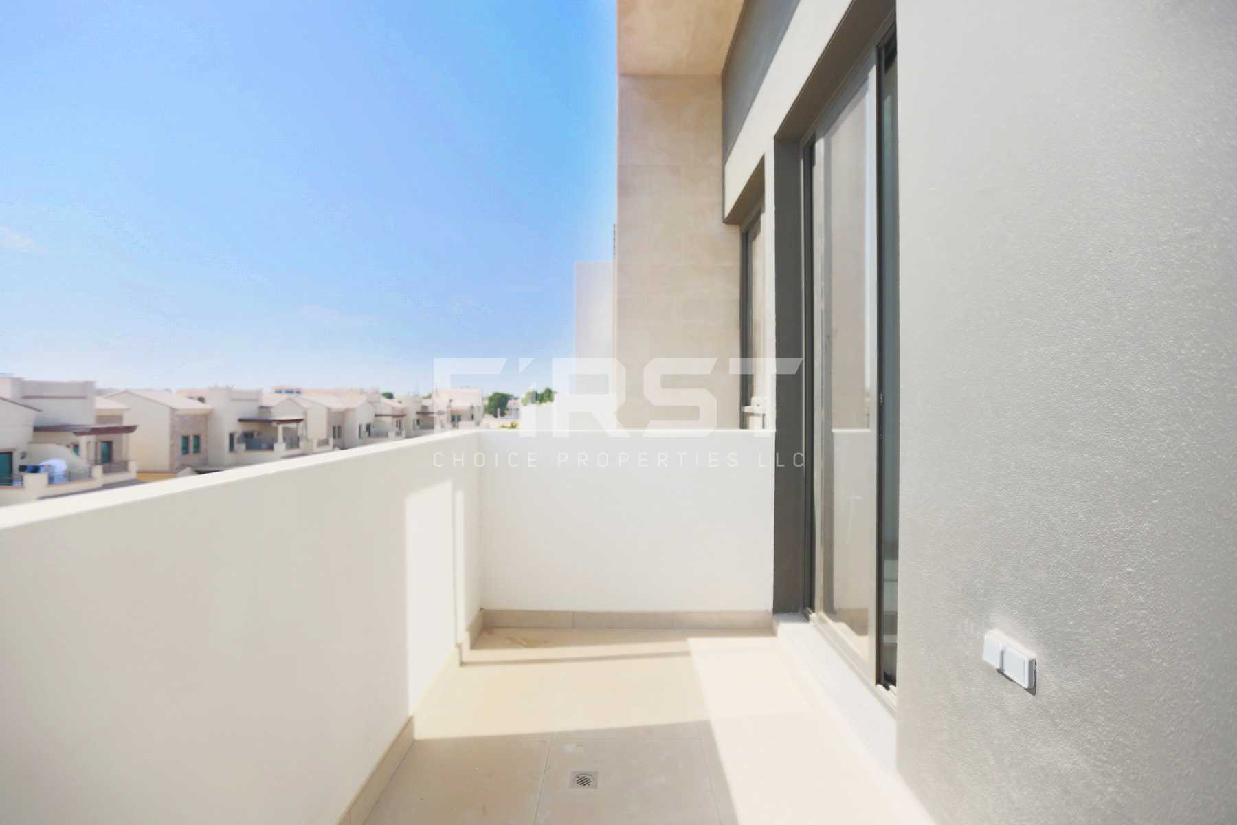 Internal Photo of 5 Bedroom Villa in Faya at Bloom Gardens Al Salam Street Abu Dhabi UAE (32).jpg