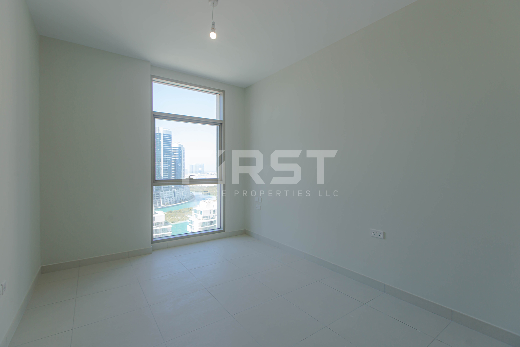 Internal Photo of 2 Bedroom Apartment in Reflection Shams Abu Dhabi Al Reem Island Abu Dhabi UAE (14).jpg