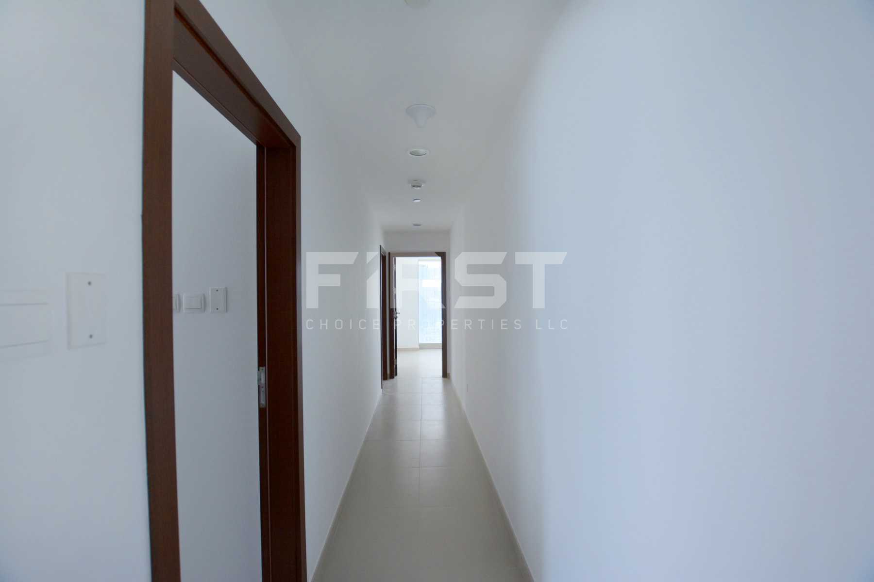 Internal Photo of 3 Bedroom Apartment in The Gate Tower Shams Abu Dhabi Al Reem Island Abu Dhabi UAE (11).jpg