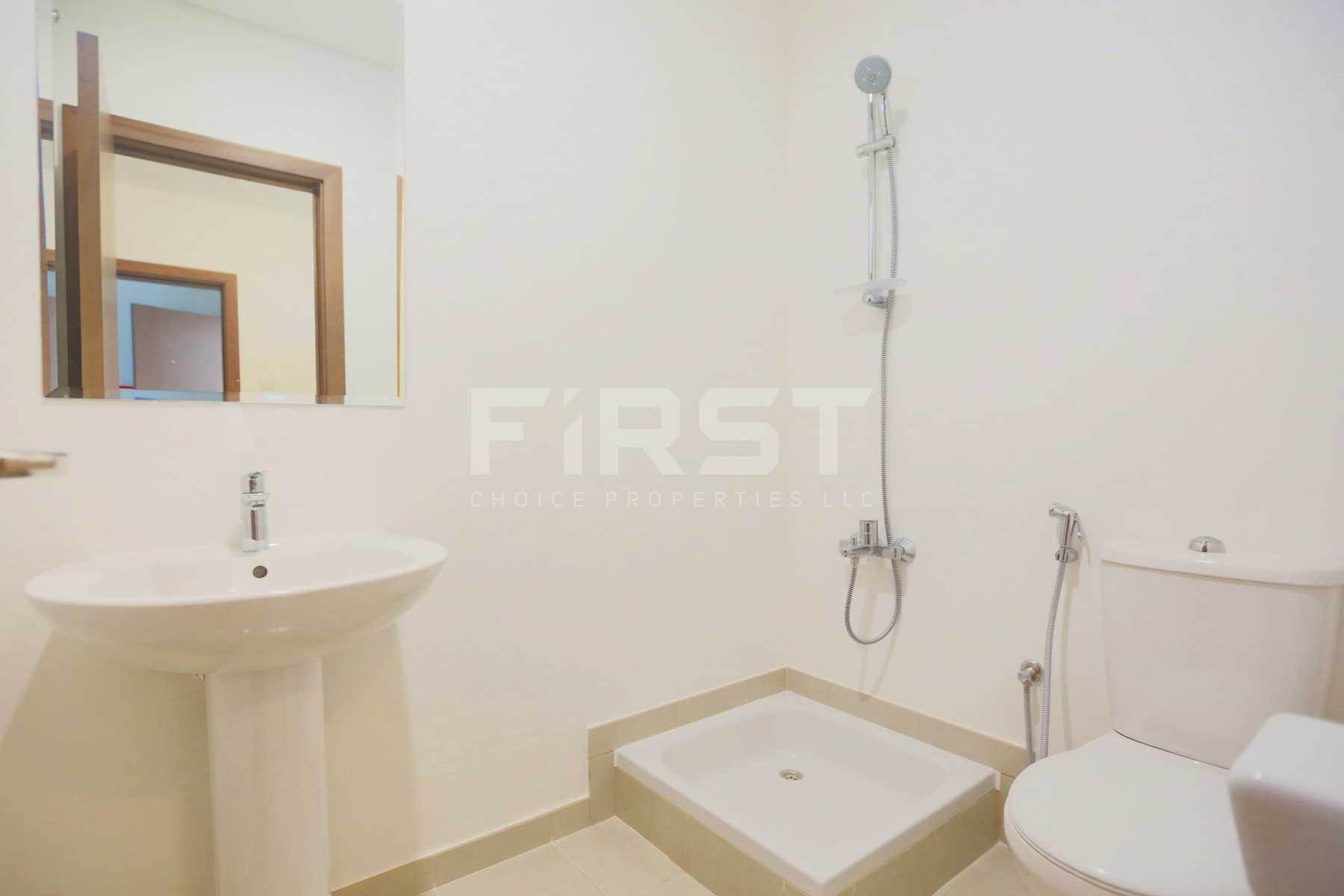 Internal Photo of 5 Bedroom Villa in Faya at Bloom Gardens Al Salam Street Abu Dhabi UAE (8).jpg
