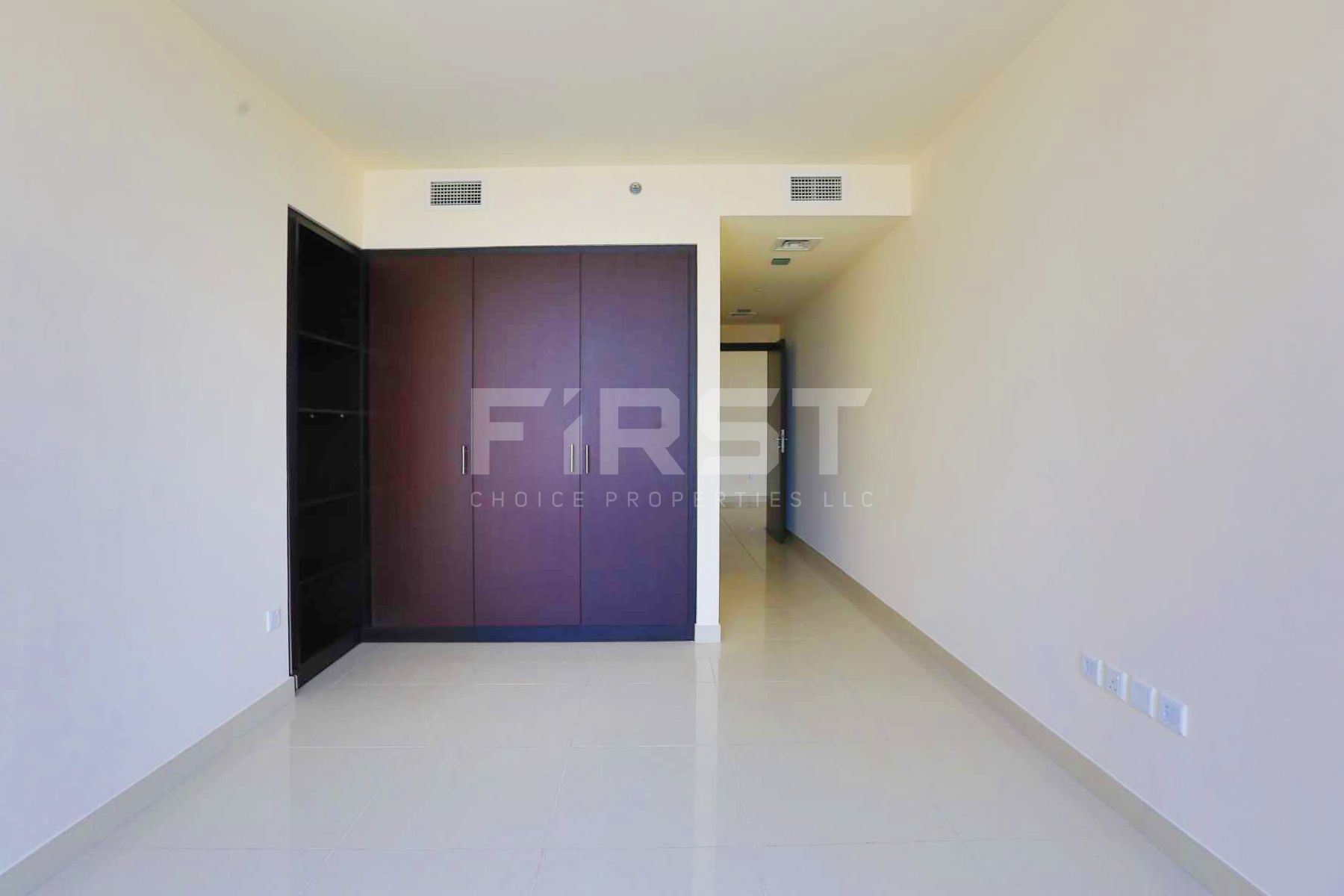 Internal Photo of 1 Bedroom Apartment in Shams Abu Dhabi Sun Tower Abu Dhabi UAE (10).jpg