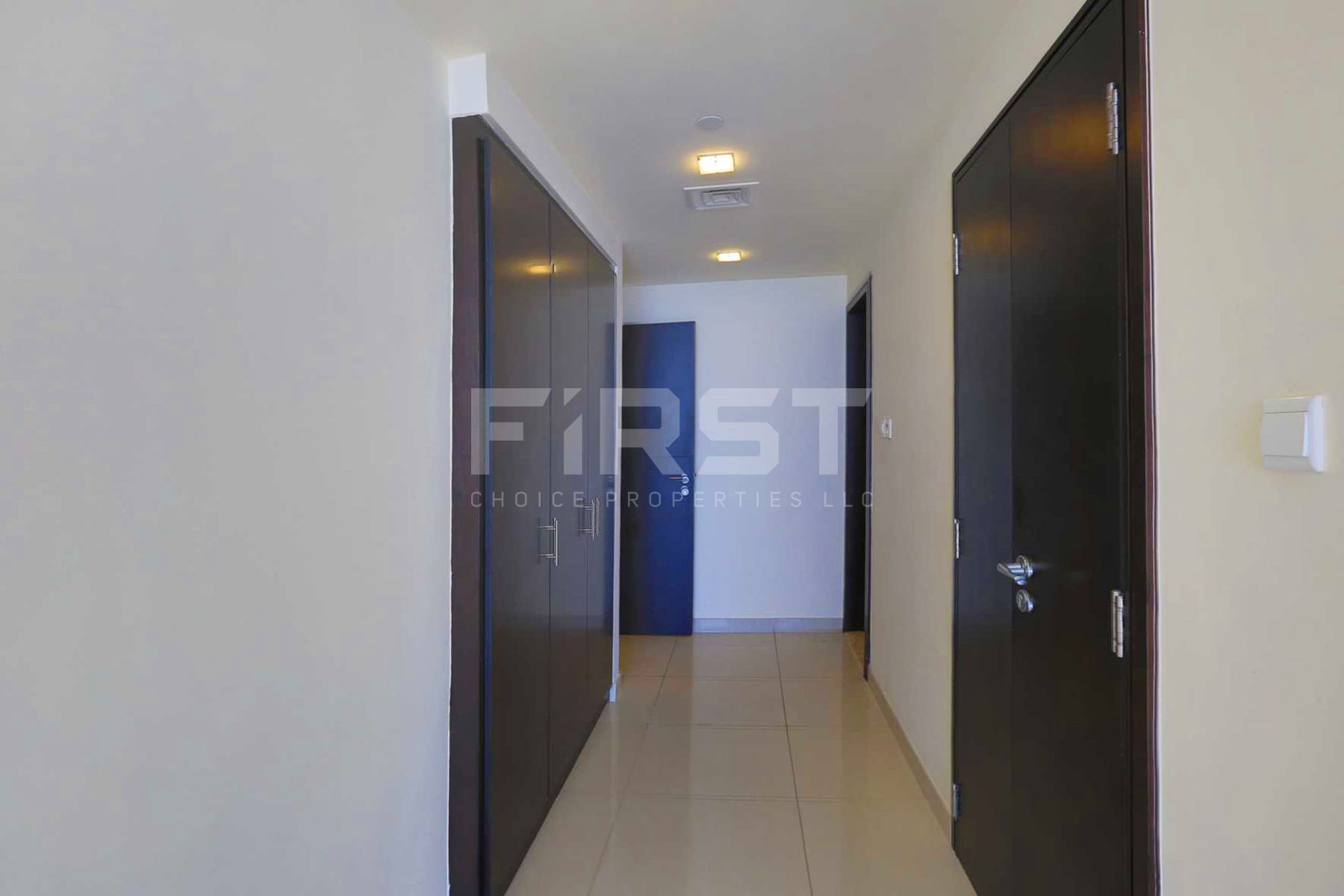 Internal Photo of 2 Bedroom Apartment in Shams Abu Dhabi Sun Tower Abu Dhabi UAE (8).jpg