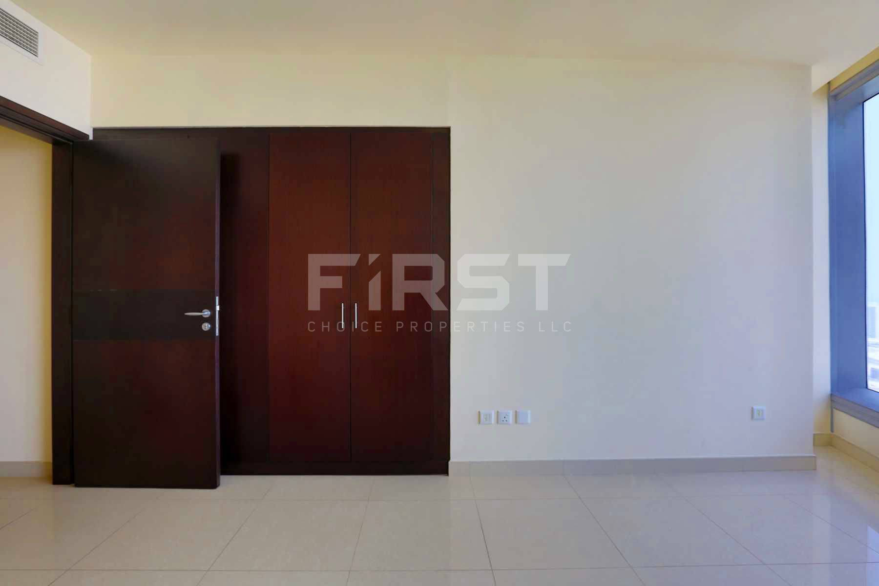 Internal Photo of 2 Bedroom Apartment in Shams Abu Dhabi Sun Tower Abu Dhabi UAE (9).jpg