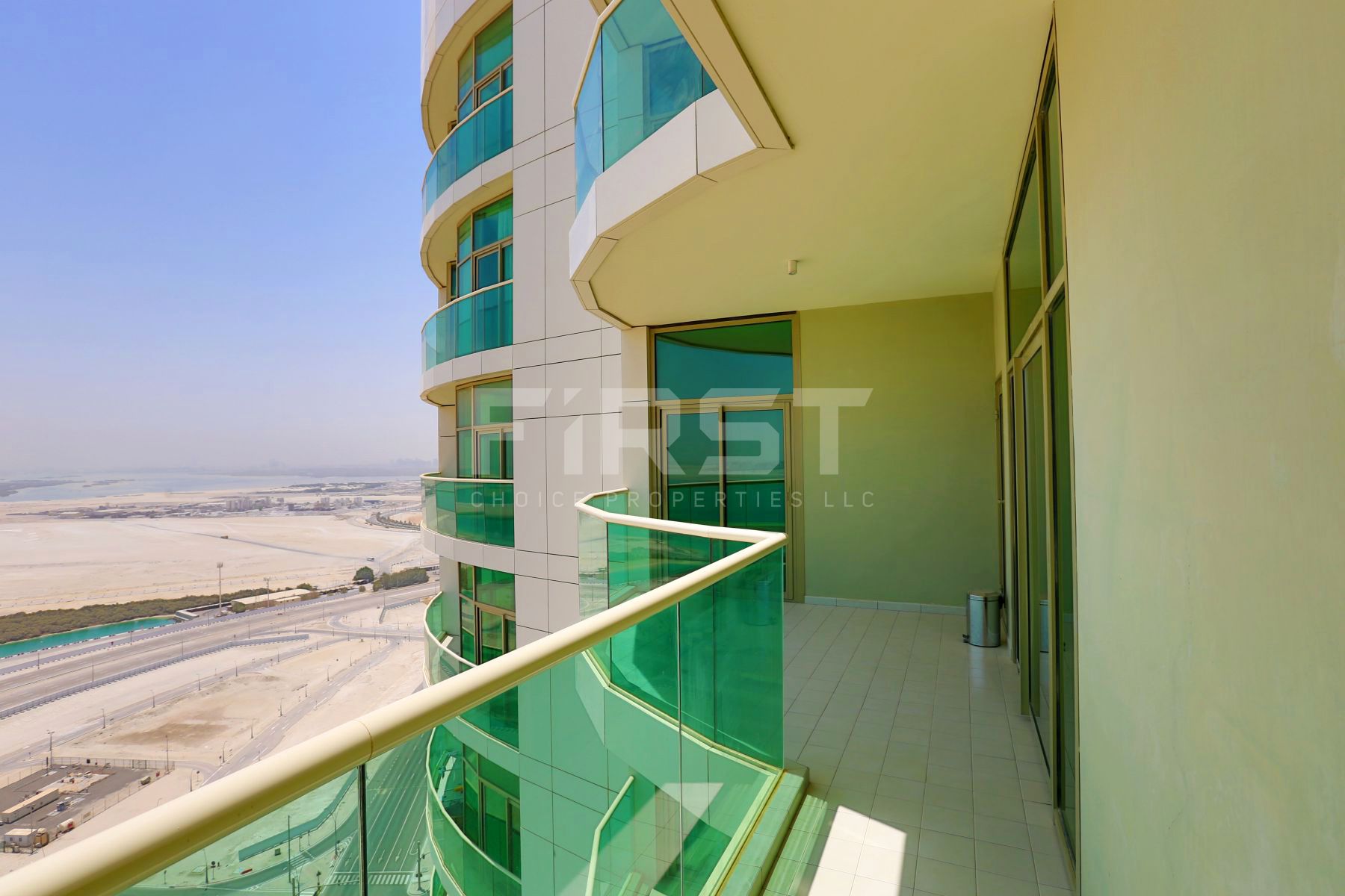 Internal Photo of 1 Bedroom Apartment in Beach Towers Shams Abu Dhabi Al Reem Island Abu Dhabi UAE (9).jpg