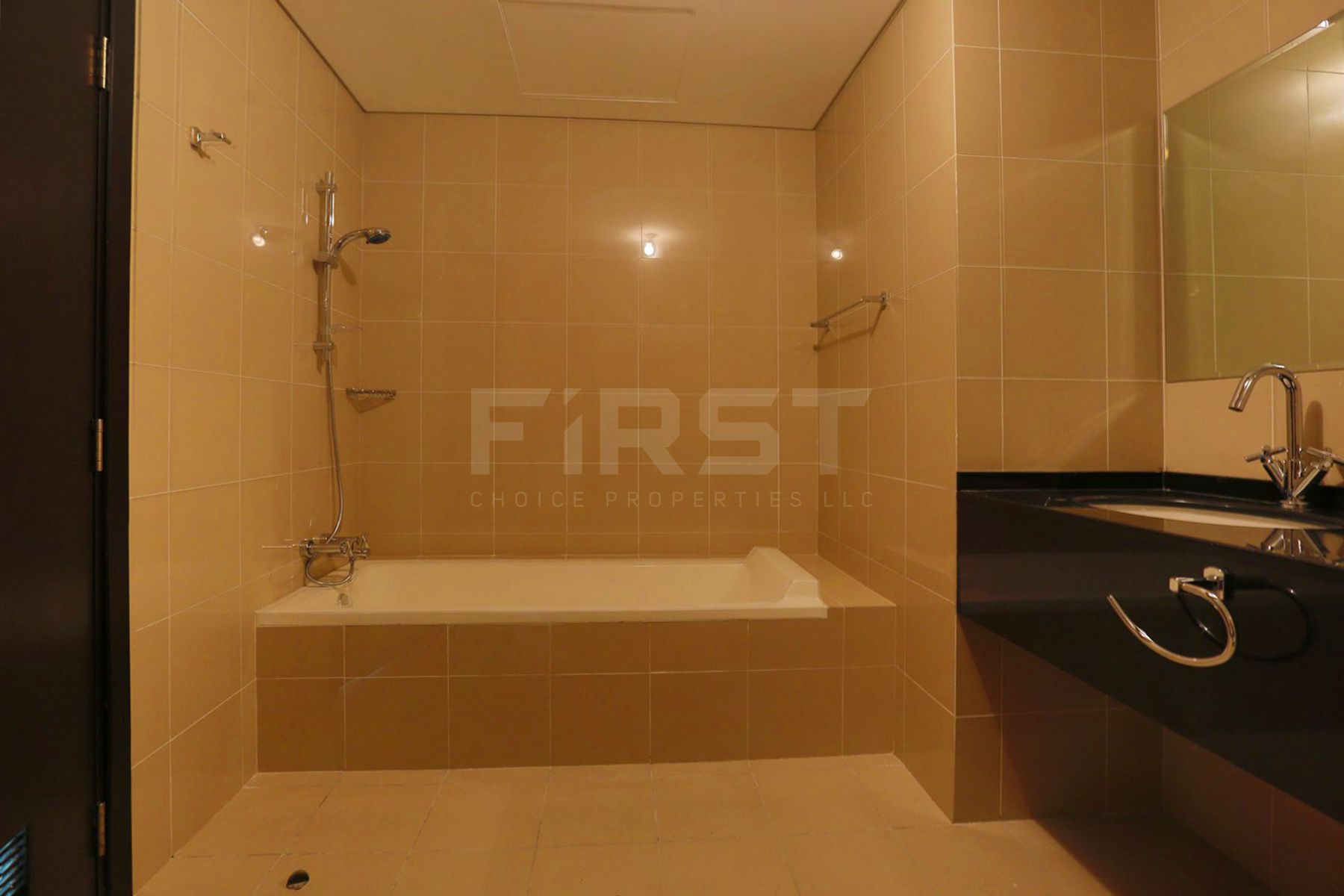 Internal Photo of 2 Bedroom Apartment in Rak Tower Marina Square Al Reem Island Abu Dhabi UAE (10).jpg