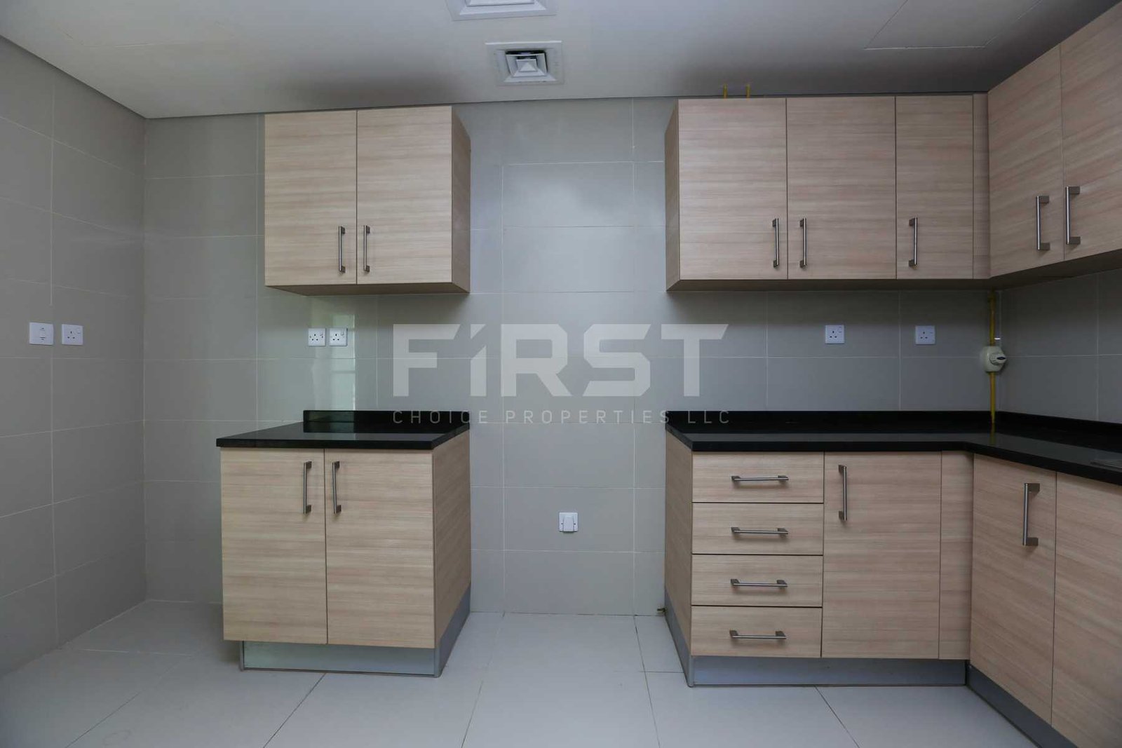 Internal Photo of 1 Bedroom Apartment in Ocean Terrace Marina Square Al Reem Island Abu Dhabi UAE (13).jpg