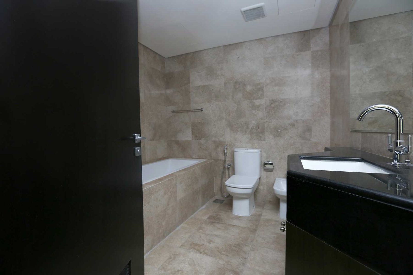 Internal Photo of 1 Bedroom Apartment in Ocean Terrace Marina Square Al Reem Island Abu Dhabi UAE (19).jpg