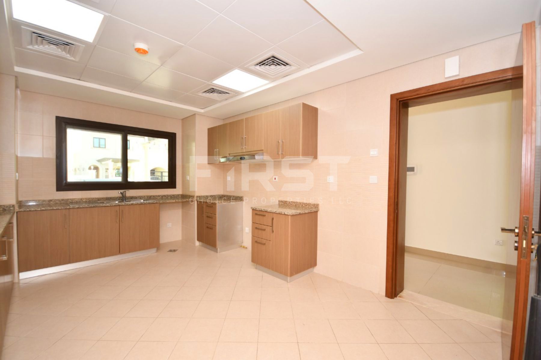 Internal Photo of 3 Bedroom Villa in Al Salam Street Bloom Gardens Abu Dhabi UAE (10).jpg