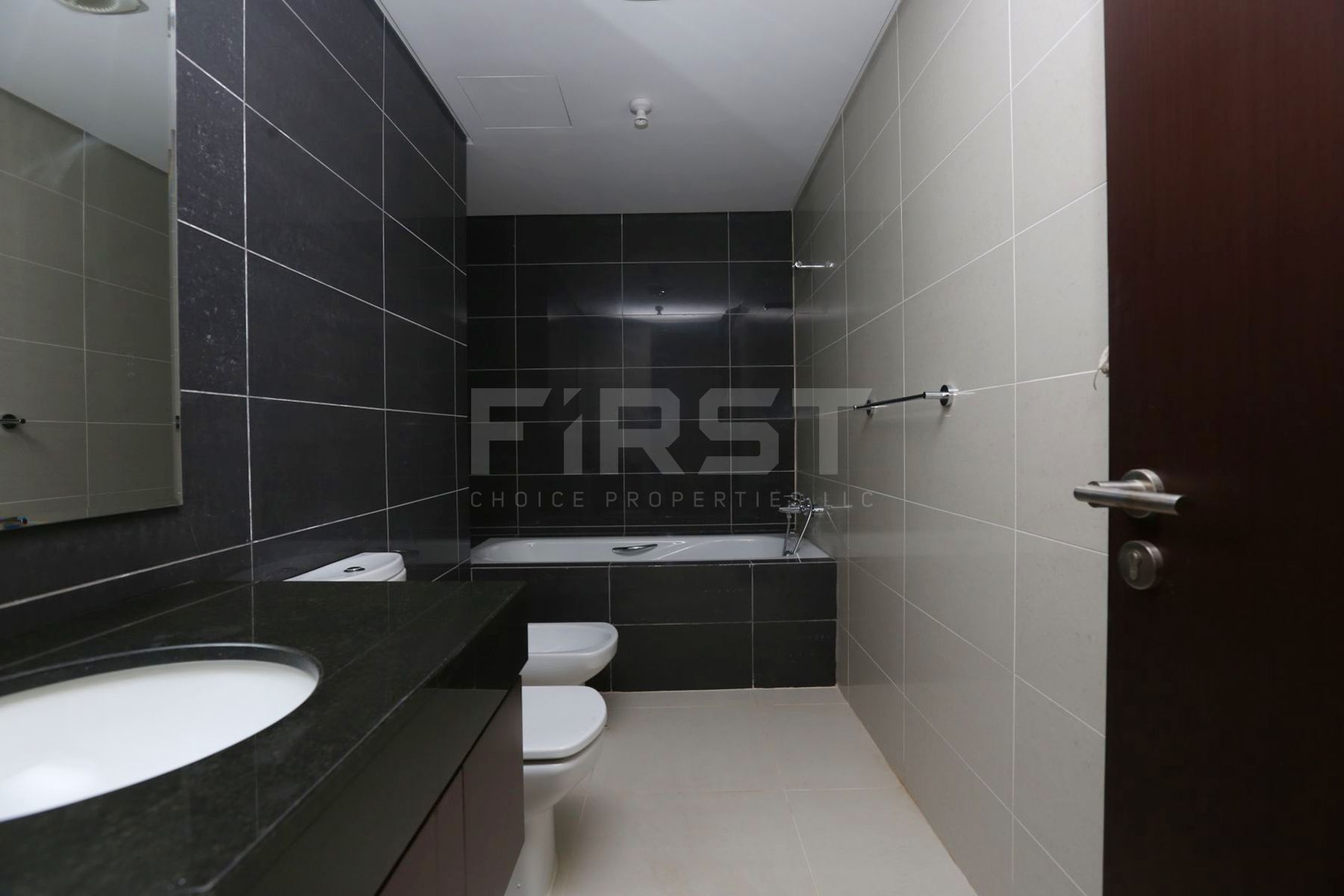 Internal Photo of 2 Bedroom Apartment in Burooj Views Marina Square Al Reem Island Abu Dhabi UAE (8).jpg