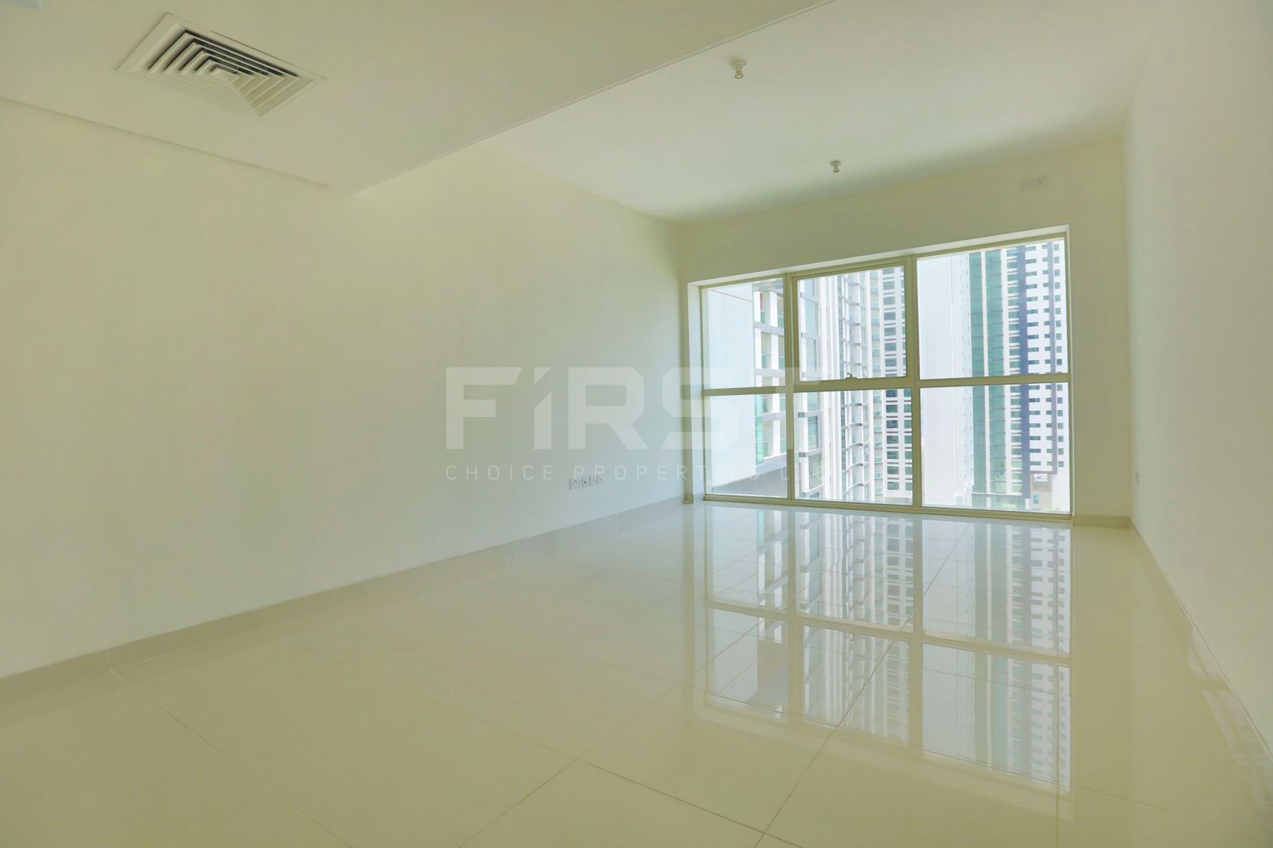 Internal Photo of 1 Bedroom Apartment in Burooj Views Marina Square Al Reem Island Abu Dhabi UAE (3).jpg