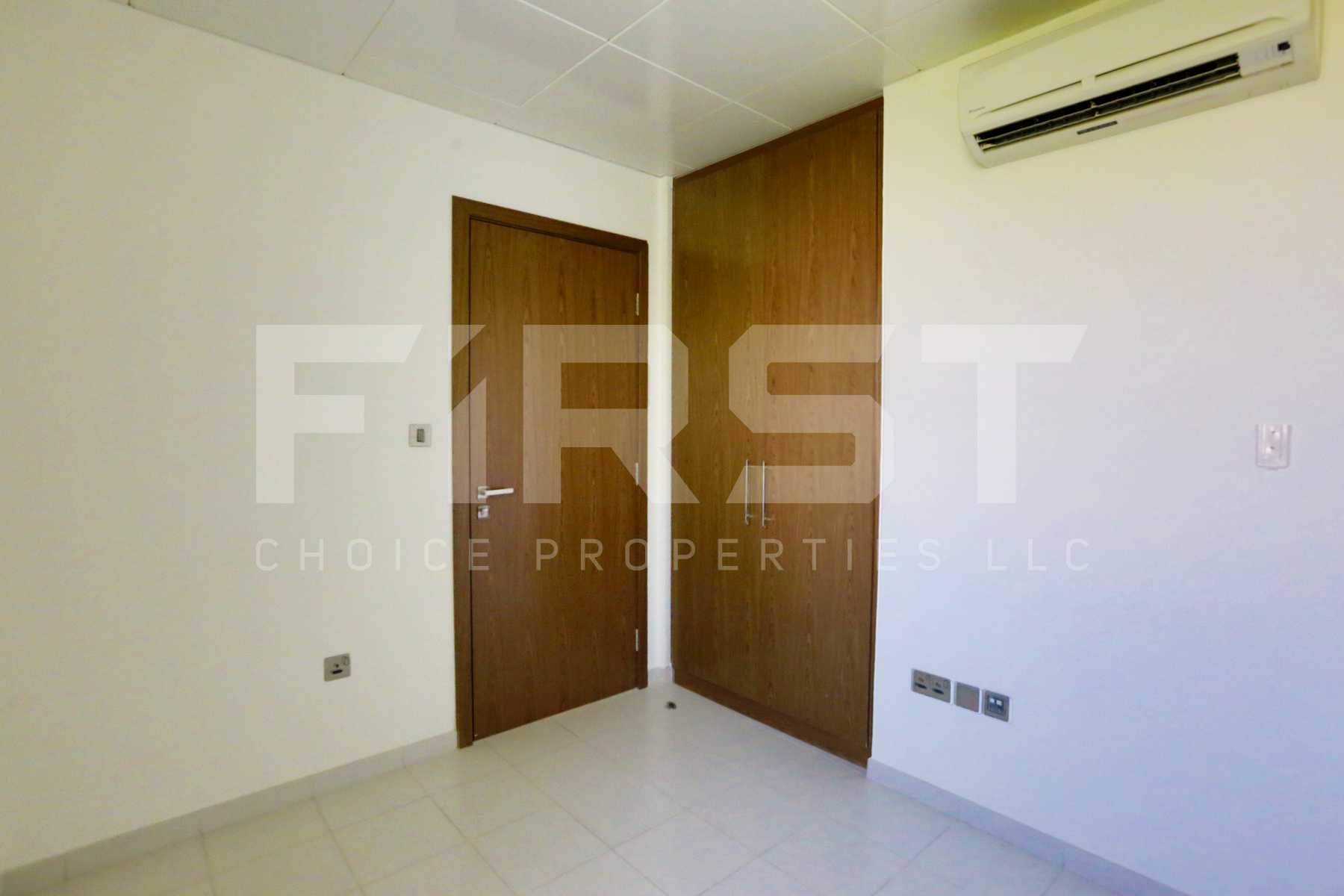 Internal Photo of 4 Bedroom Villa in West Yas Yas Island (6).jpg
