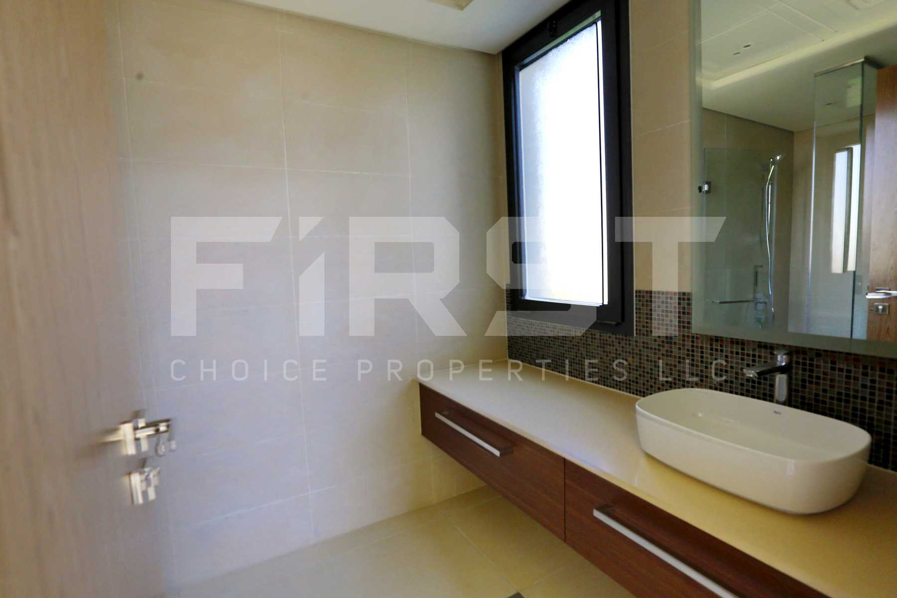 Internal Photo of 4 Bedroom Villa in West Yas Yas Island (15).jpg