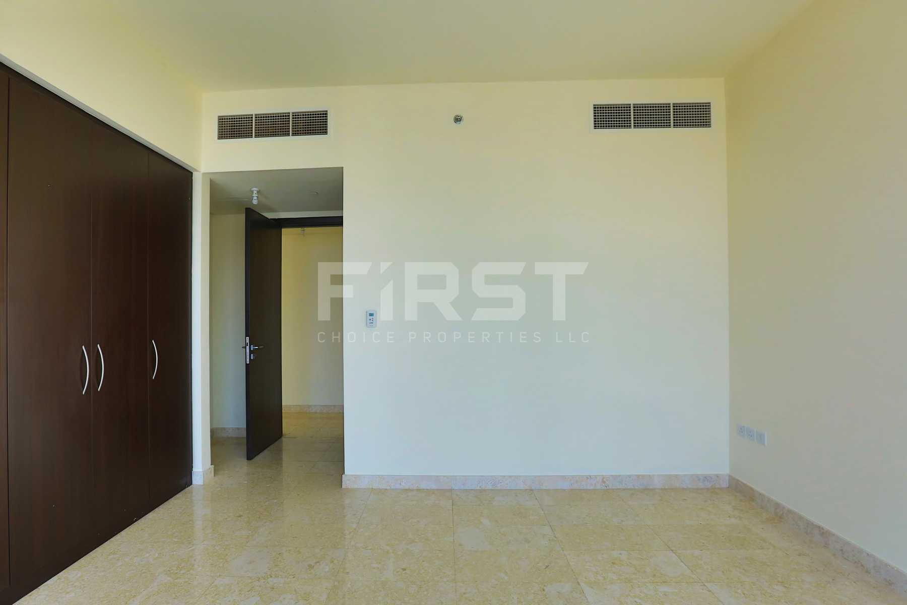 Internal Photo of 1 Bedroom Apartment in Ocean Terrace Marina Square Al Reem Island Abu Dhabi UAE (25).jpg