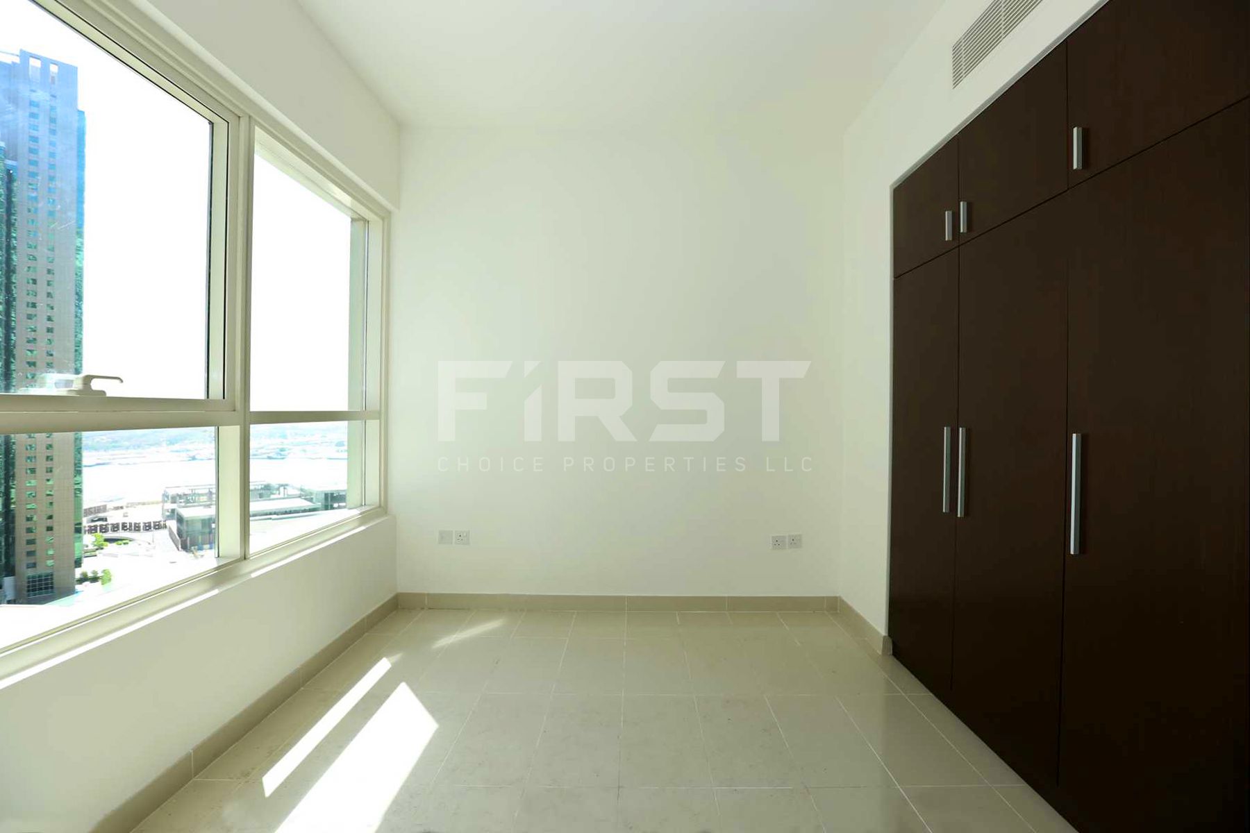 Internal Photo of 2 Bedroom Apartment in Marina Square Al Maha Tower Abu Dhabi UAE (7).jpg