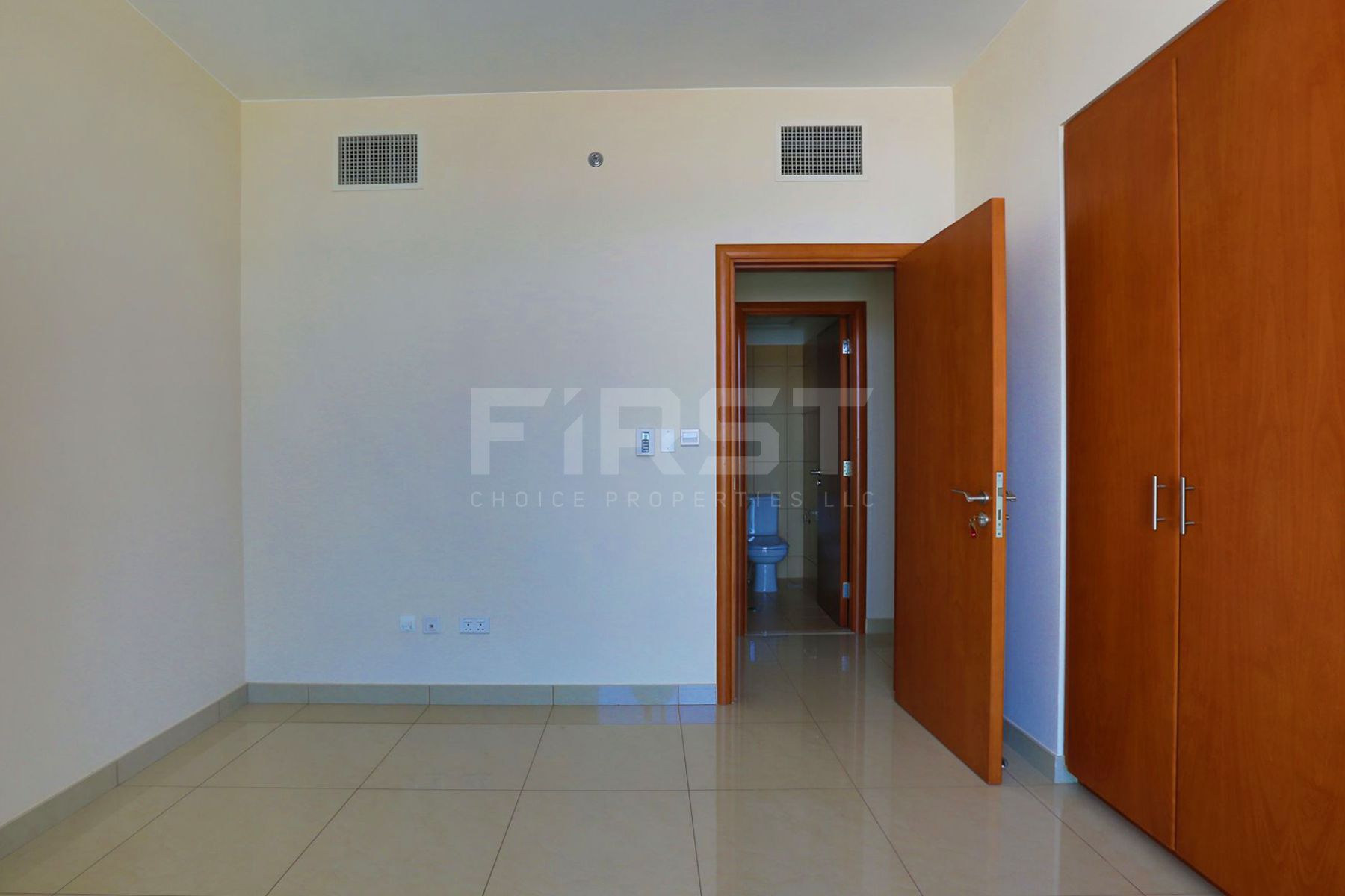 Internal Photo of 2 Bedroom Apartment in Beach Towers Shams Abu Dhabi Al Reem Island Abu Dhabi UAE (7).jpg