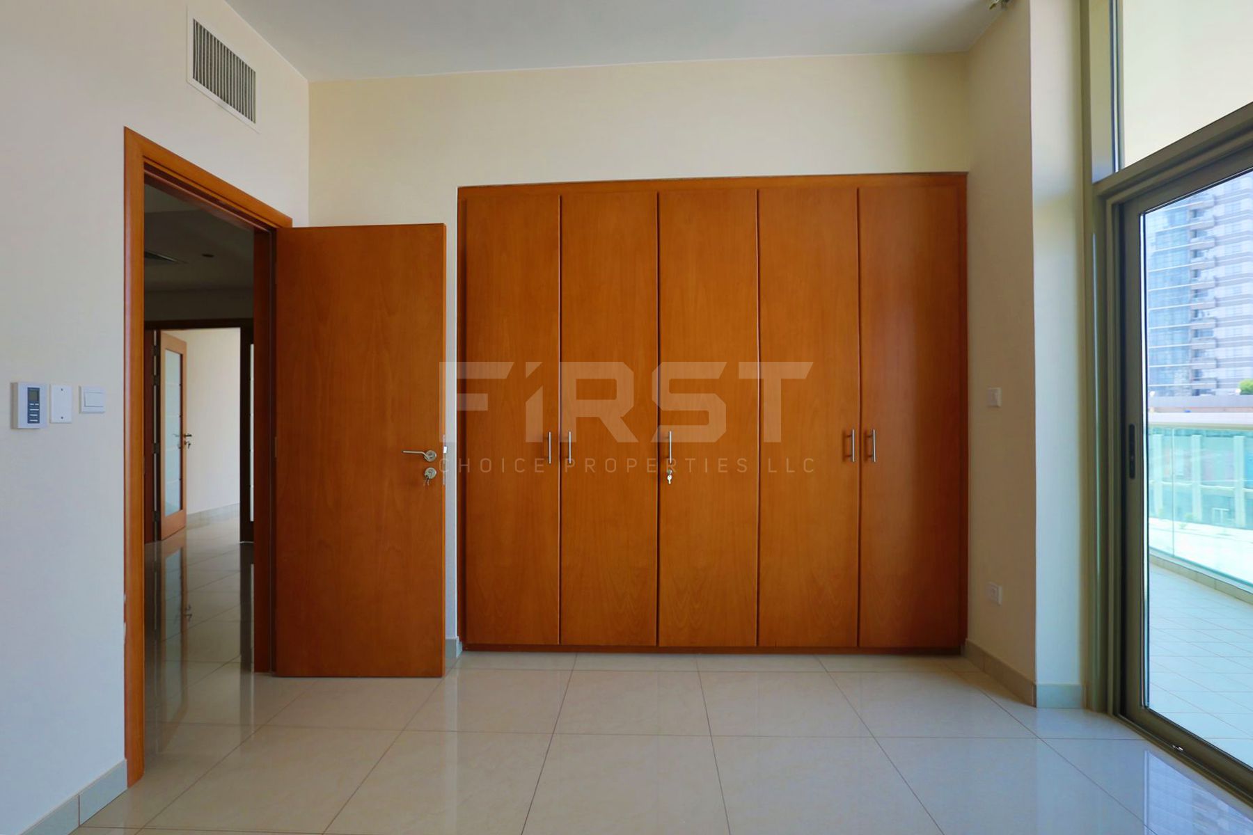 Internal Photo of 2 Bedroom Apartment in Beach Towers Shams Abu Dhabi Al Reem Island Abu Dhabi UAE (8).jpg