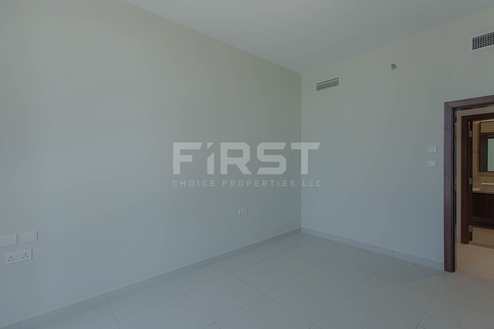 Internal Photo of 2 Bedroom Apartment in Reflection Shams Abu Dhabi Al Reem Island Abu Dhabi UAE (20).jpg
