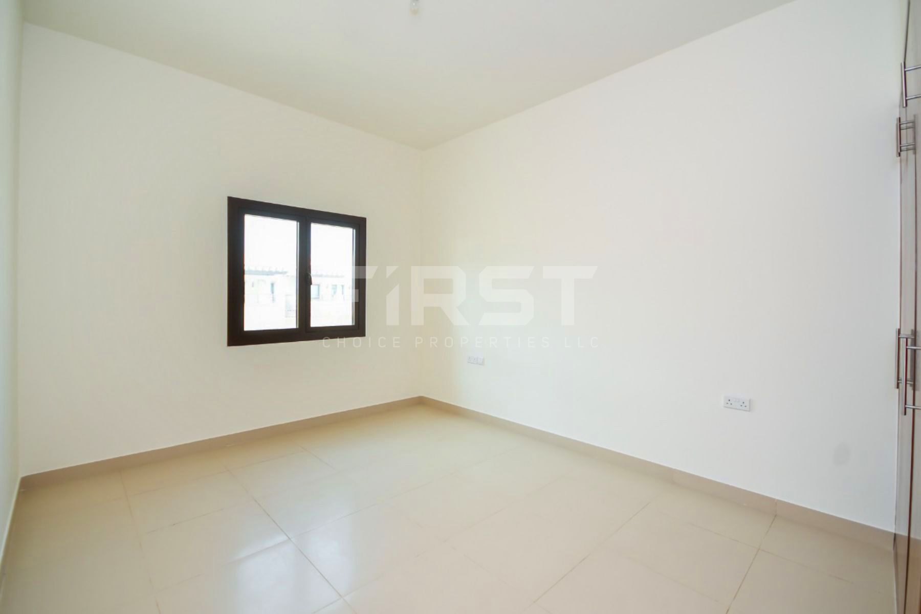 Internal Photo of 3 Bedroom Villa in Al Salam Street Bloom Gardens Abu Dhabi UAE (8).jpg