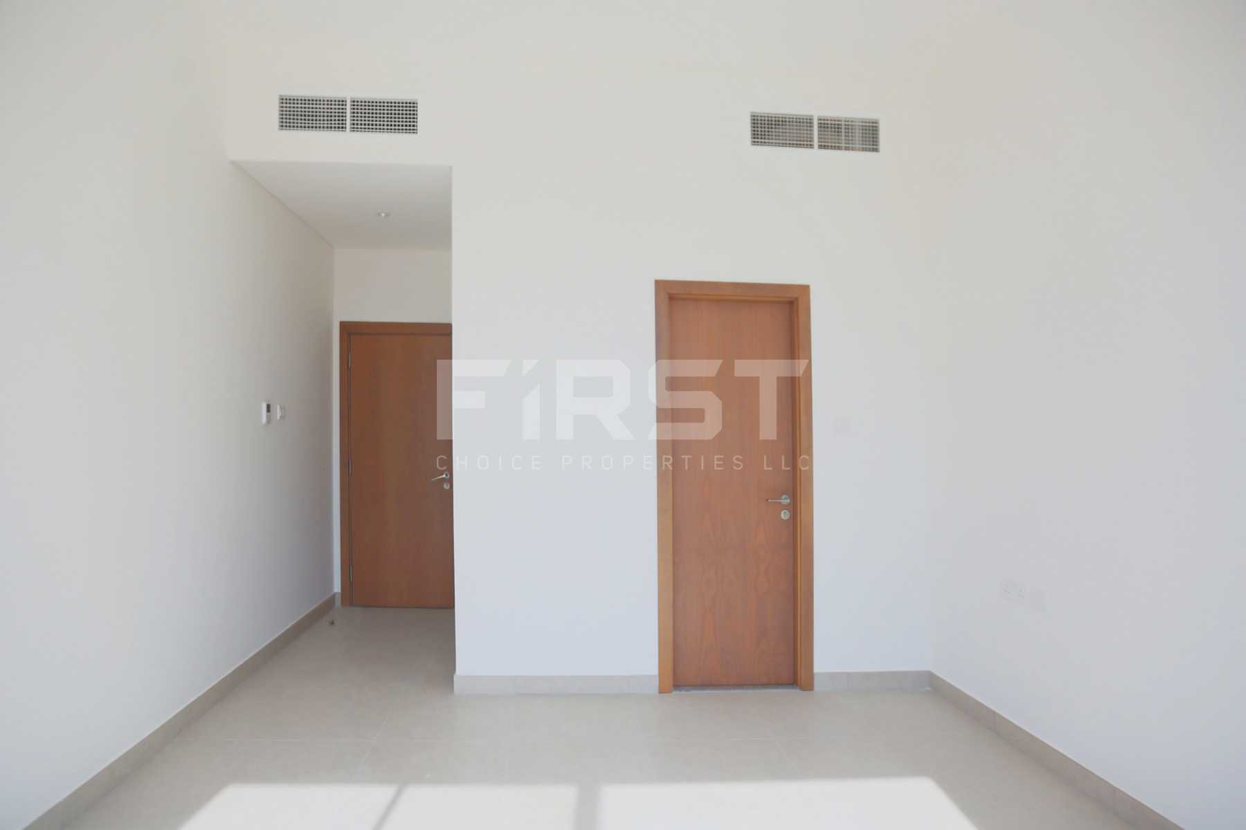 Internal Photo of 5 Bedroom Villa in Faya at Bloom Gardens Al Salam Street Abu Dhabi UAE (14).jpg