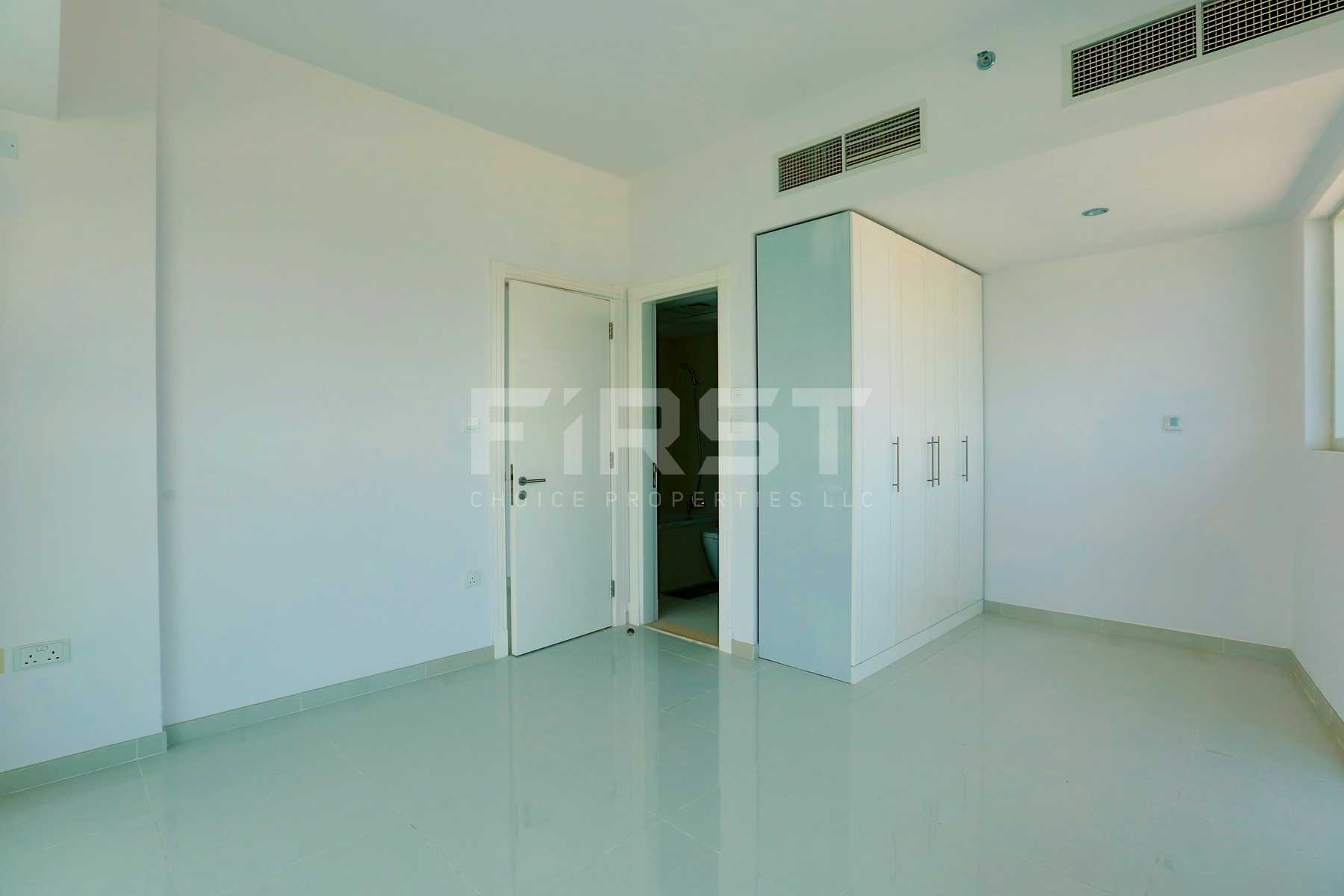 Internal Photo of 2 Bedroom Apartment in Marina bay by Damac Najmat Abu Dhabi Al Reem Island Abu Dhabi UAE (16).jpg