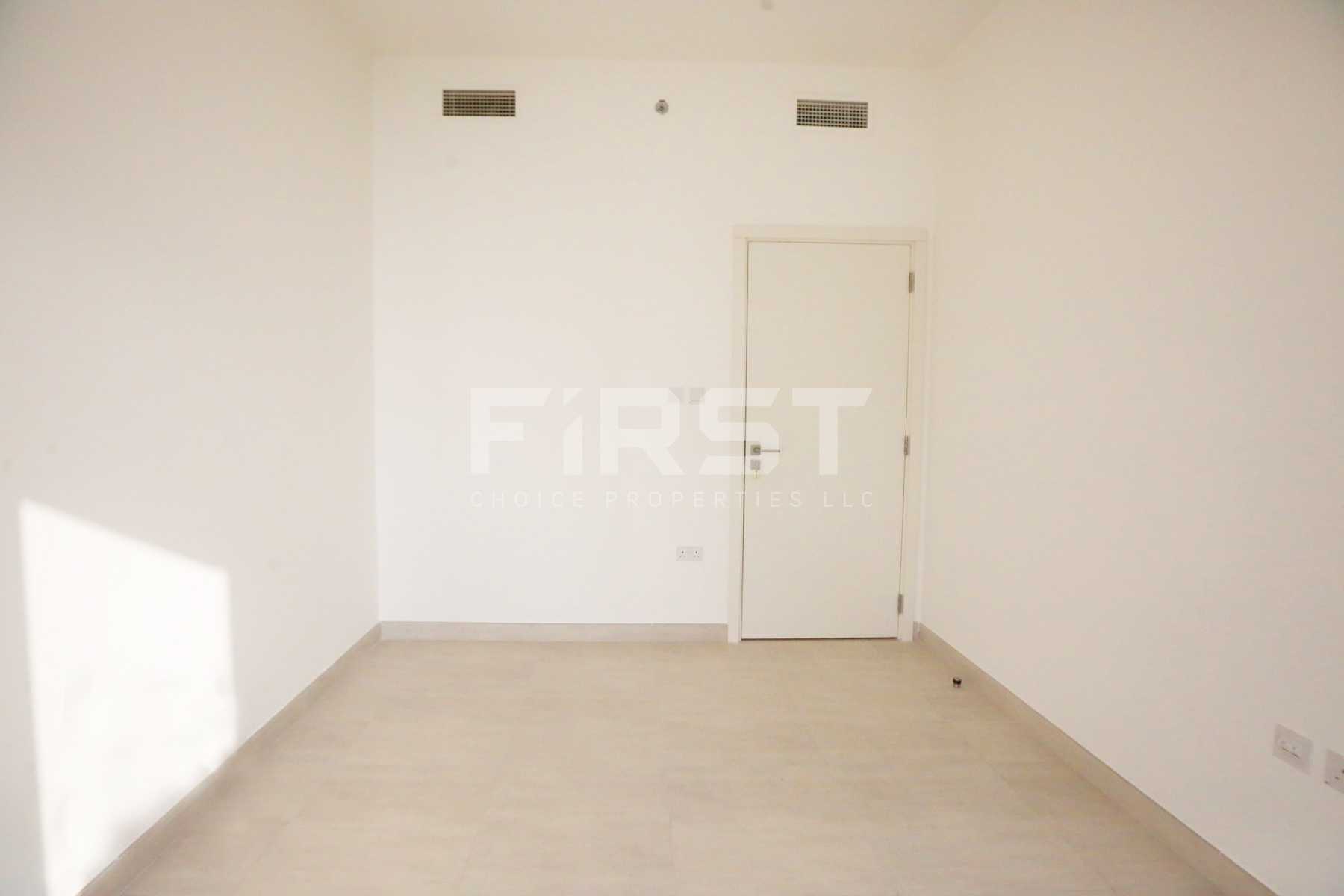 Internal Photo of 1 Bedroom Apartment in The Bridges Shams Abu Dhabi Al Reem Island Abu Dhabi UAE (1).jpg