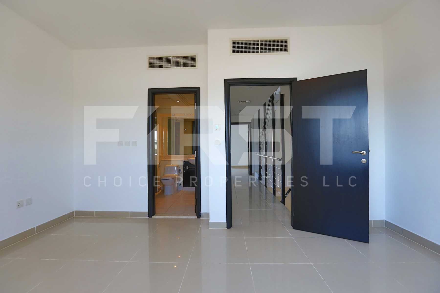 Internal Photo of 3 Bedroom Villa in Al Reef Abu Dhabi U.A.E (20).jpg