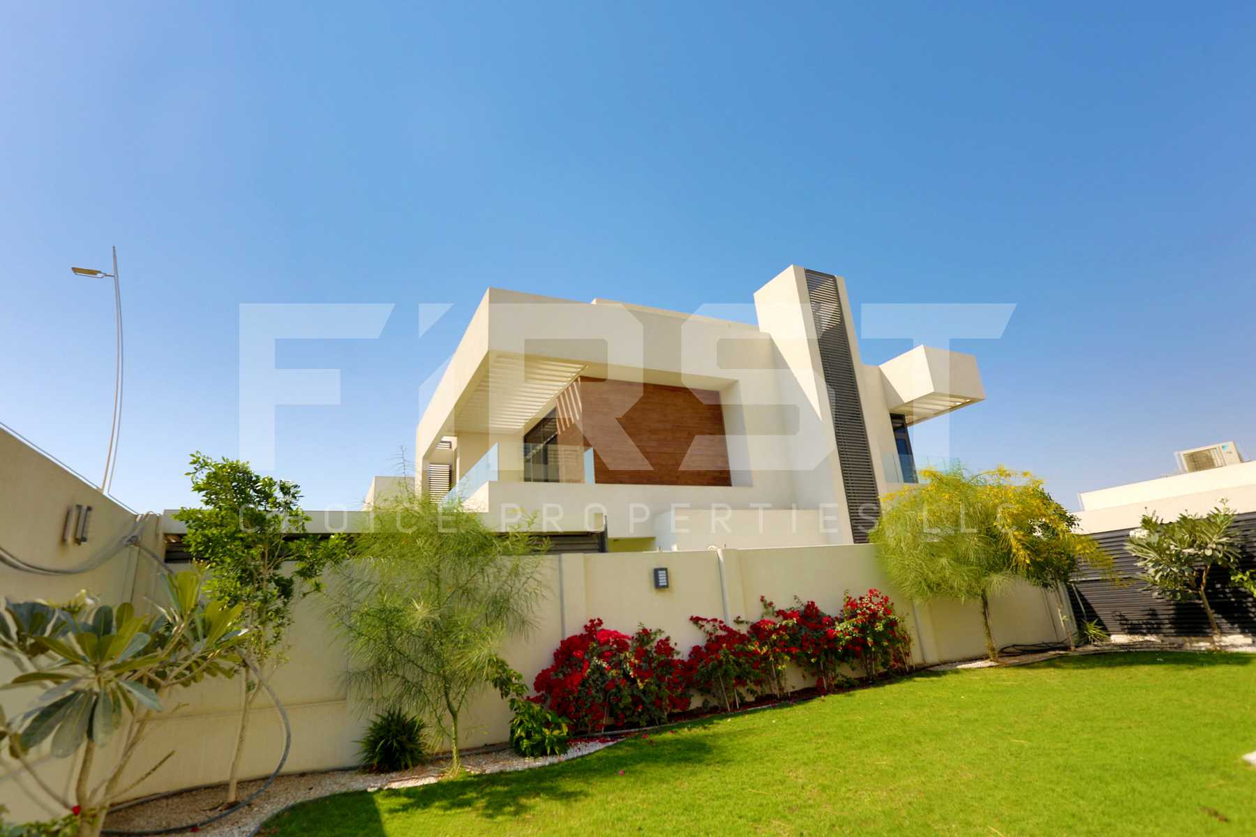 External Photo of 4 Bedroom Villa in West Yas Yas Island Abu Dhabi UAE (10).jpg