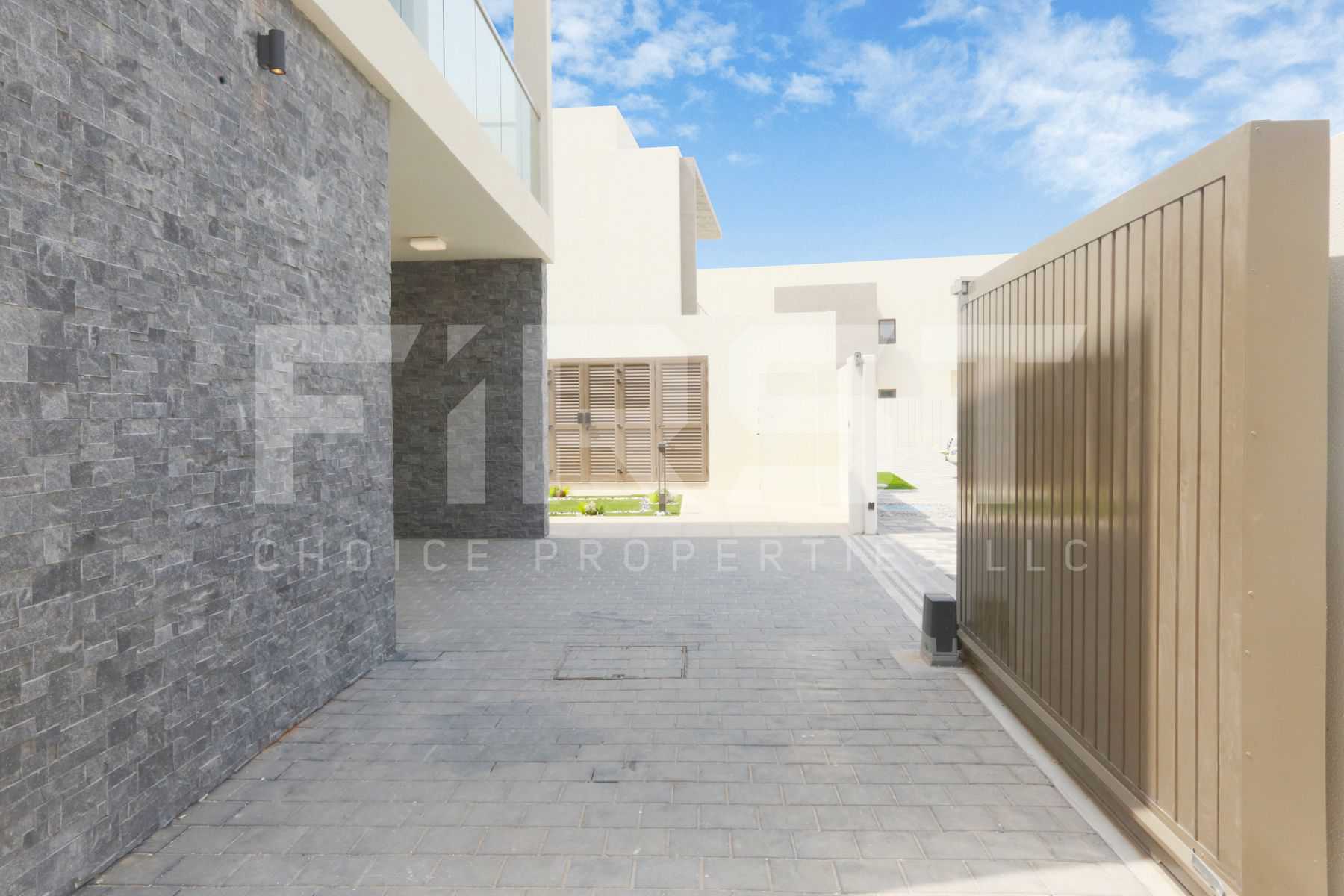 External Photo of 4 Bedroom Villa Type 4F in Yas Acres Yas Island Abu Dhabi UAE (9).jpg