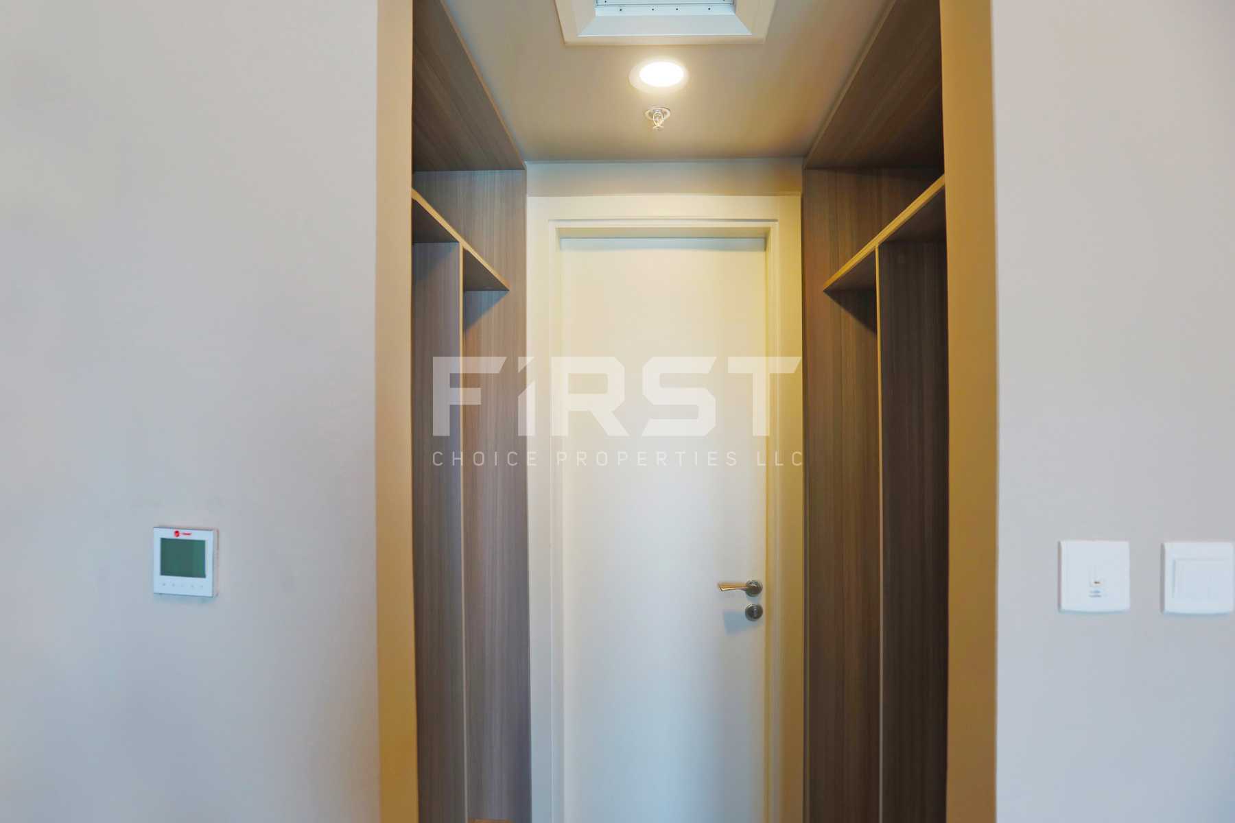Internal Photo of 1 Bedroom Apartment in Leonardo Residences Masdar City Abu Dhabi UAE (3).jpg