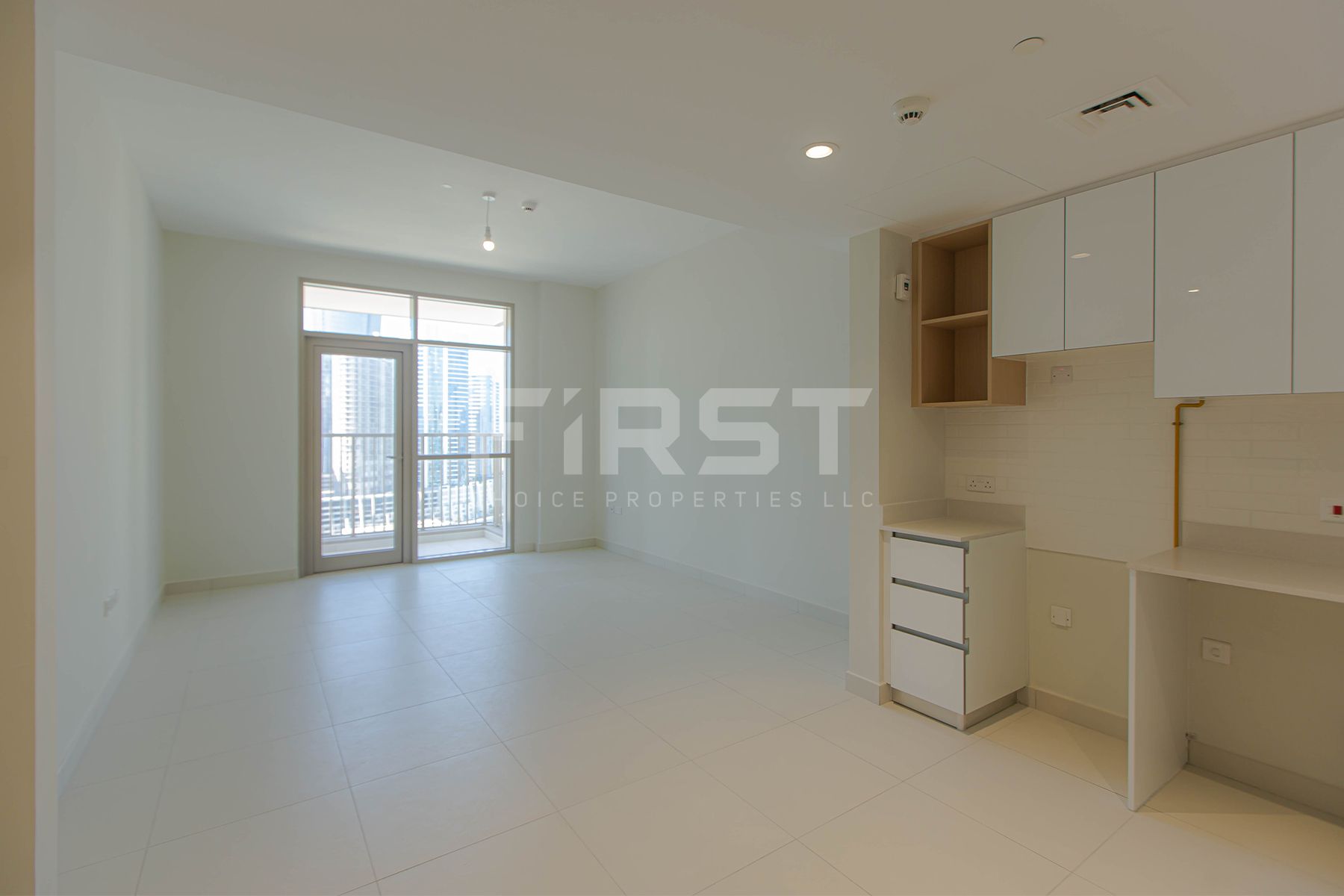 Internal Photo of 1 Bedroom Apartment in Reflection Shams Abu Dhabi Al Reem Island Abu Dhabi UAE (1).jpg