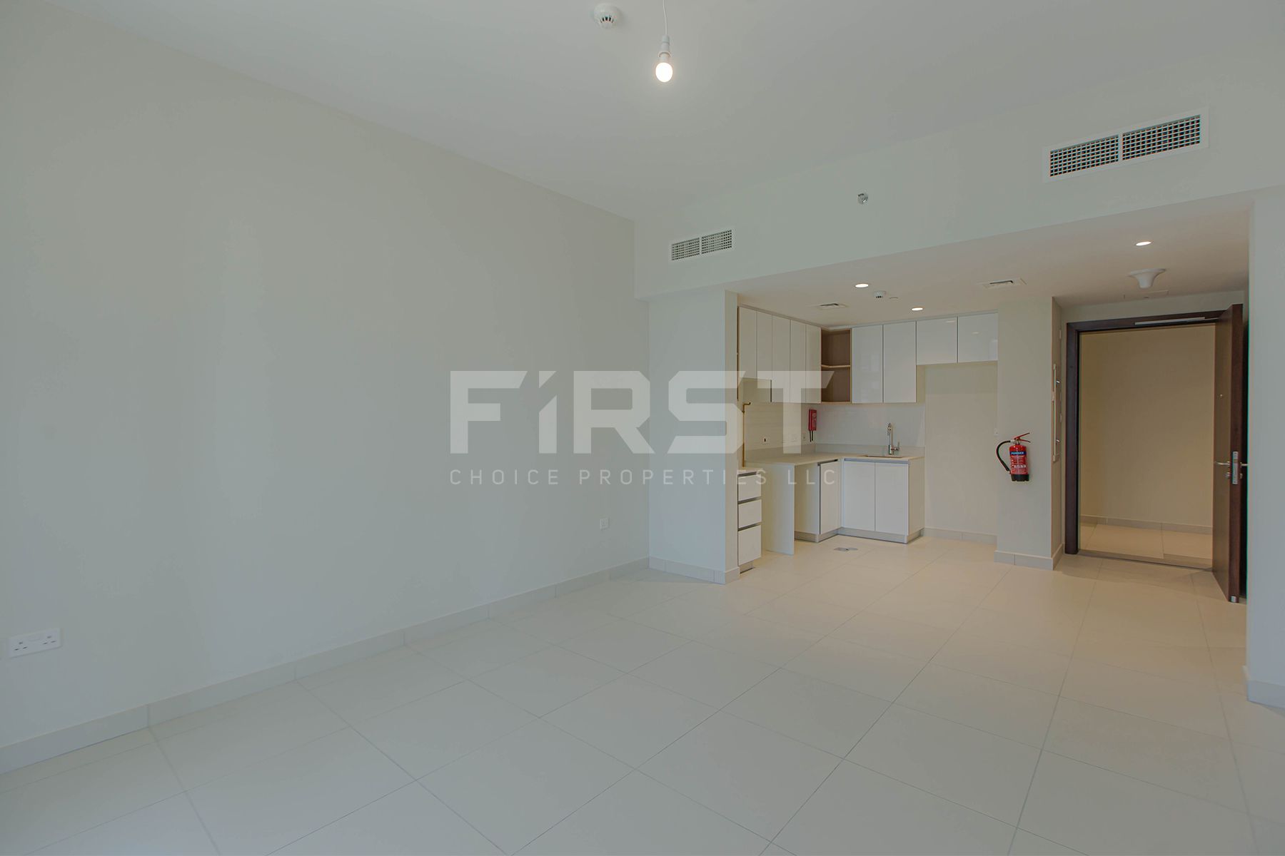 Internal Photo of 1 Bedroom Apartment in Reflection Shams Abu Dhabi Al Reem Island Abu Dhabi UAE (2).jpg