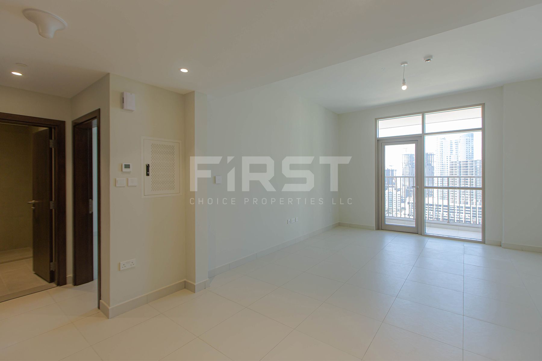 Internal Photo of 1 Bedroom Apartment in Reflection Shams Abu Dhabi Al Reem Island Abu Dhabi UAE (3).jpg